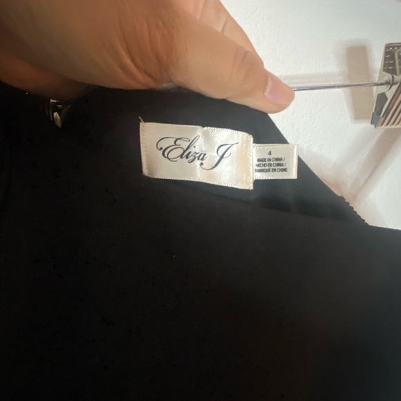 Eliza J One-Shoulder-Bow-Detail Gown Size 4 - Picture 3 of 6